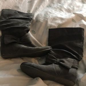 gray boots